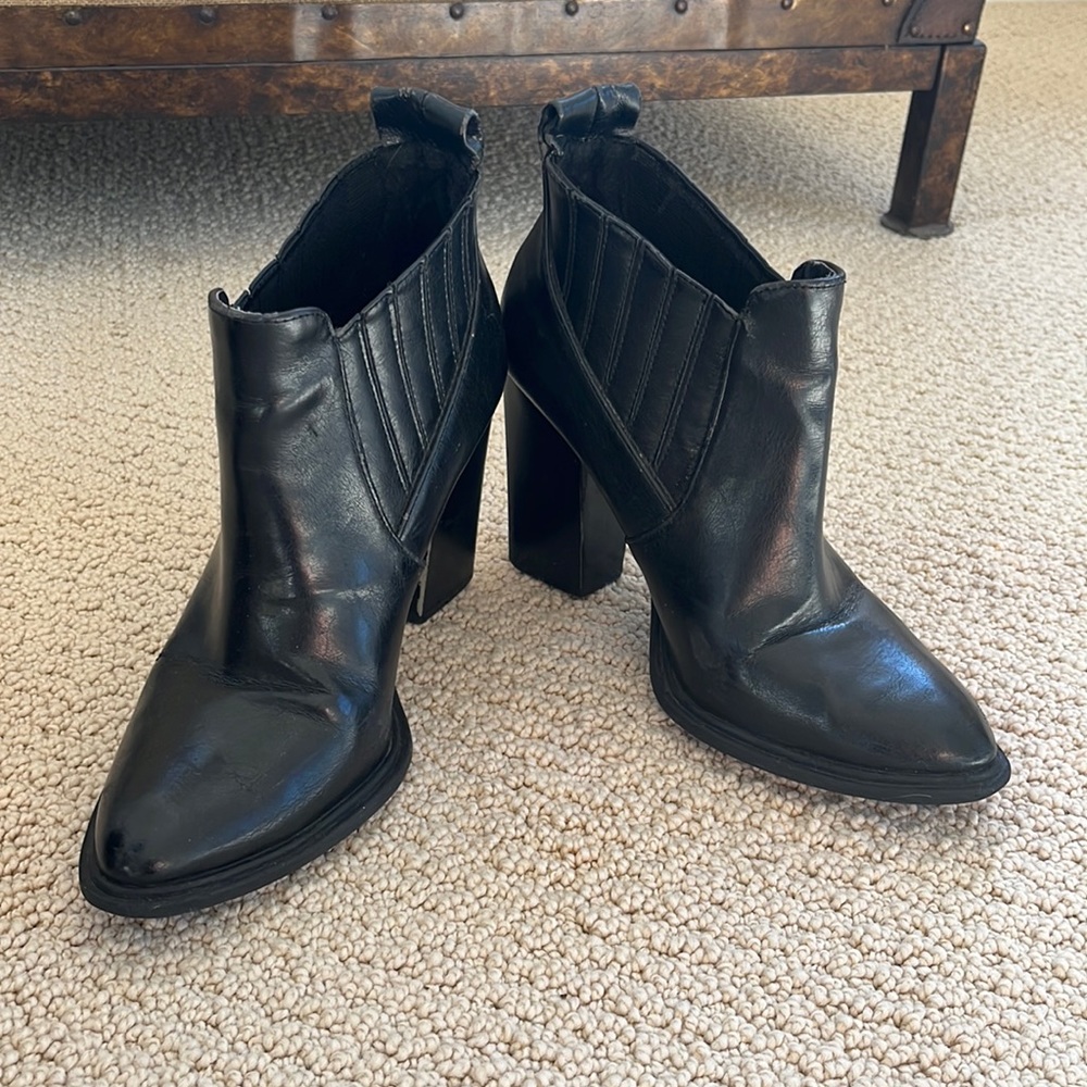 🖤Forever 21 Black Sexy Winter Heeled Booties 🖤